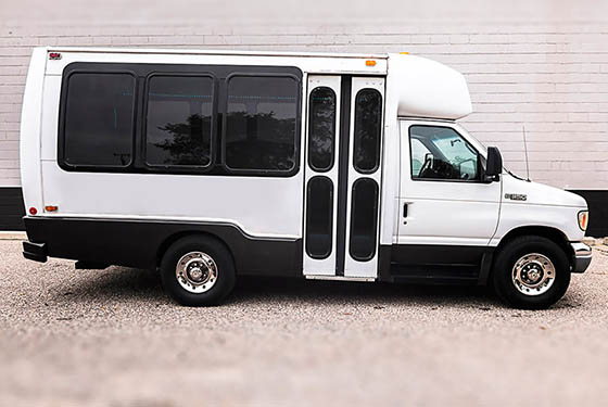 Montreal shuttle bus